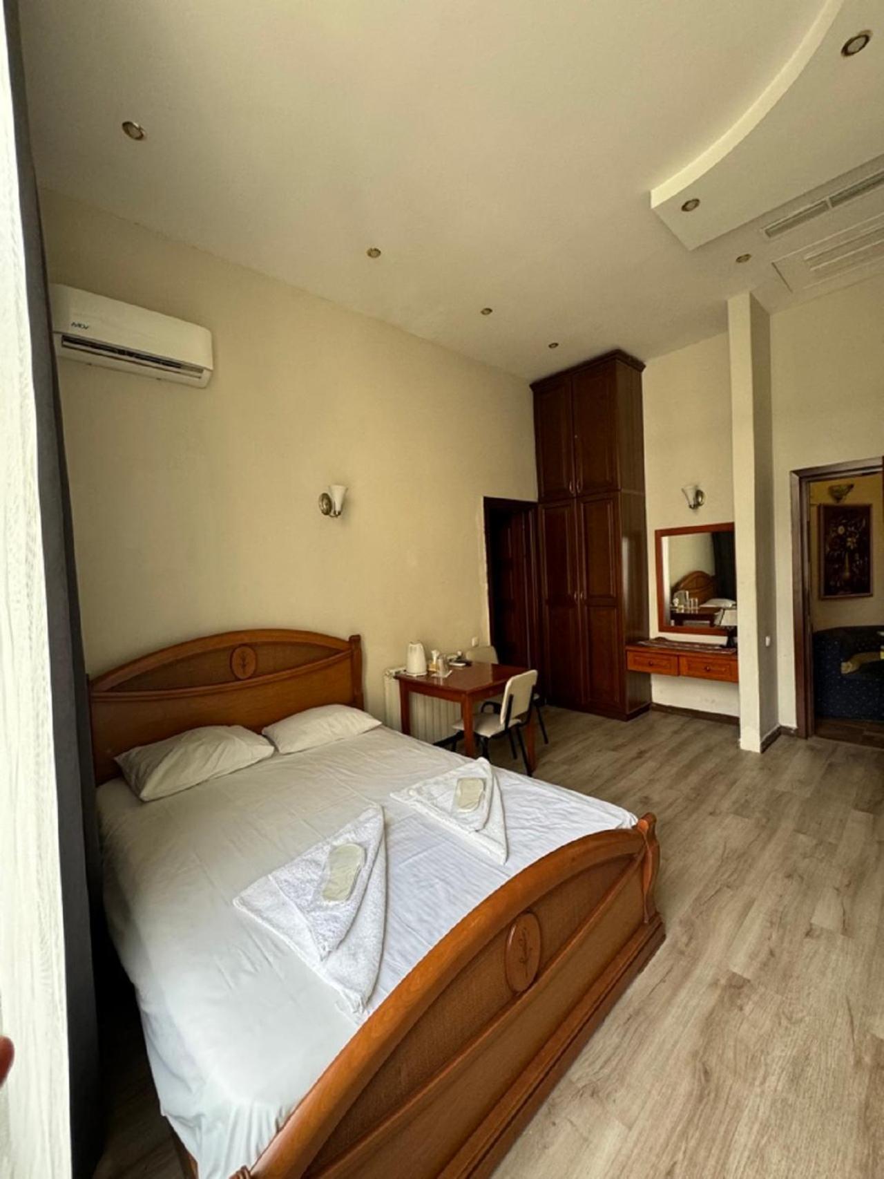 New Bella Hotel Ереван Екстериор снимка