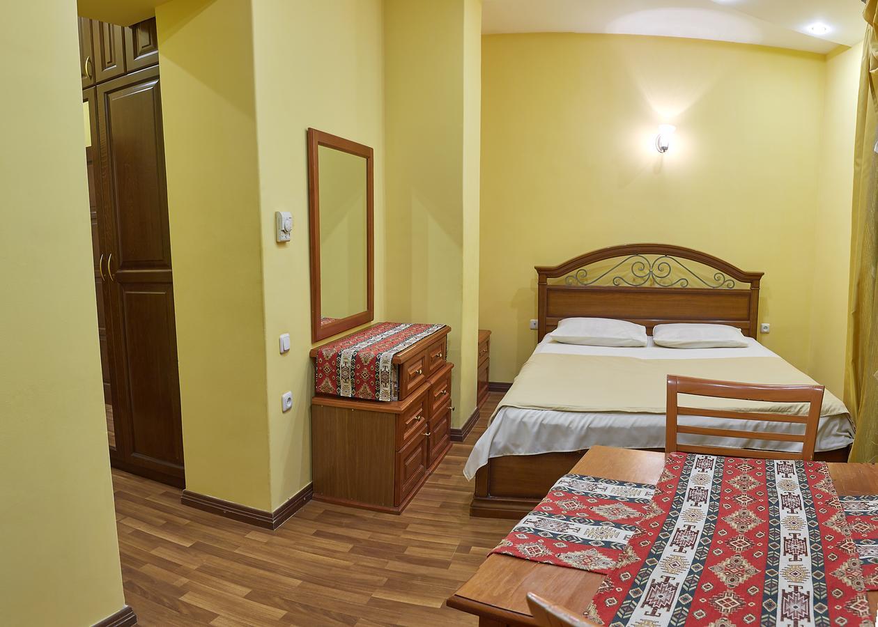 New Bella Hotel Ереван Екстериор снимка