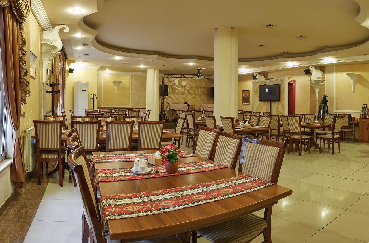 New Bella Hotel Ереван Екстериор снимка