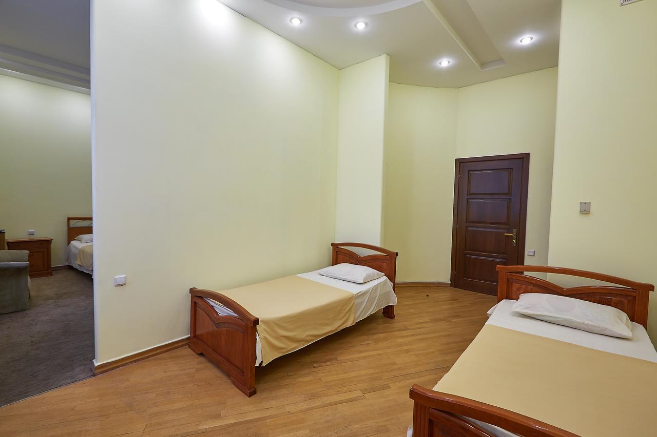 New Bella Hotel Ереван Екстериор снимка